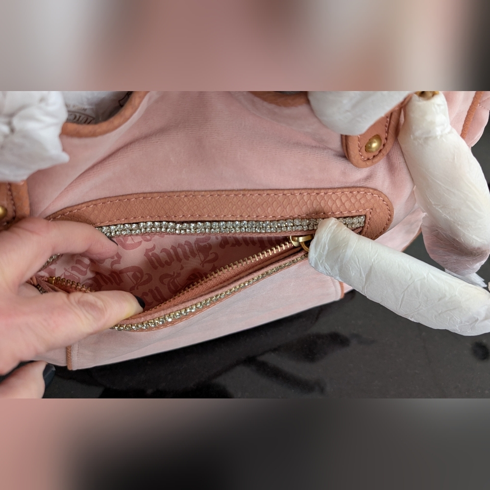 RARE, VINTAGE, Y2K NWT Juicy Couture HELENA Powder Pink Velour Shoulder Bag-$228 - Picture 9 of 16